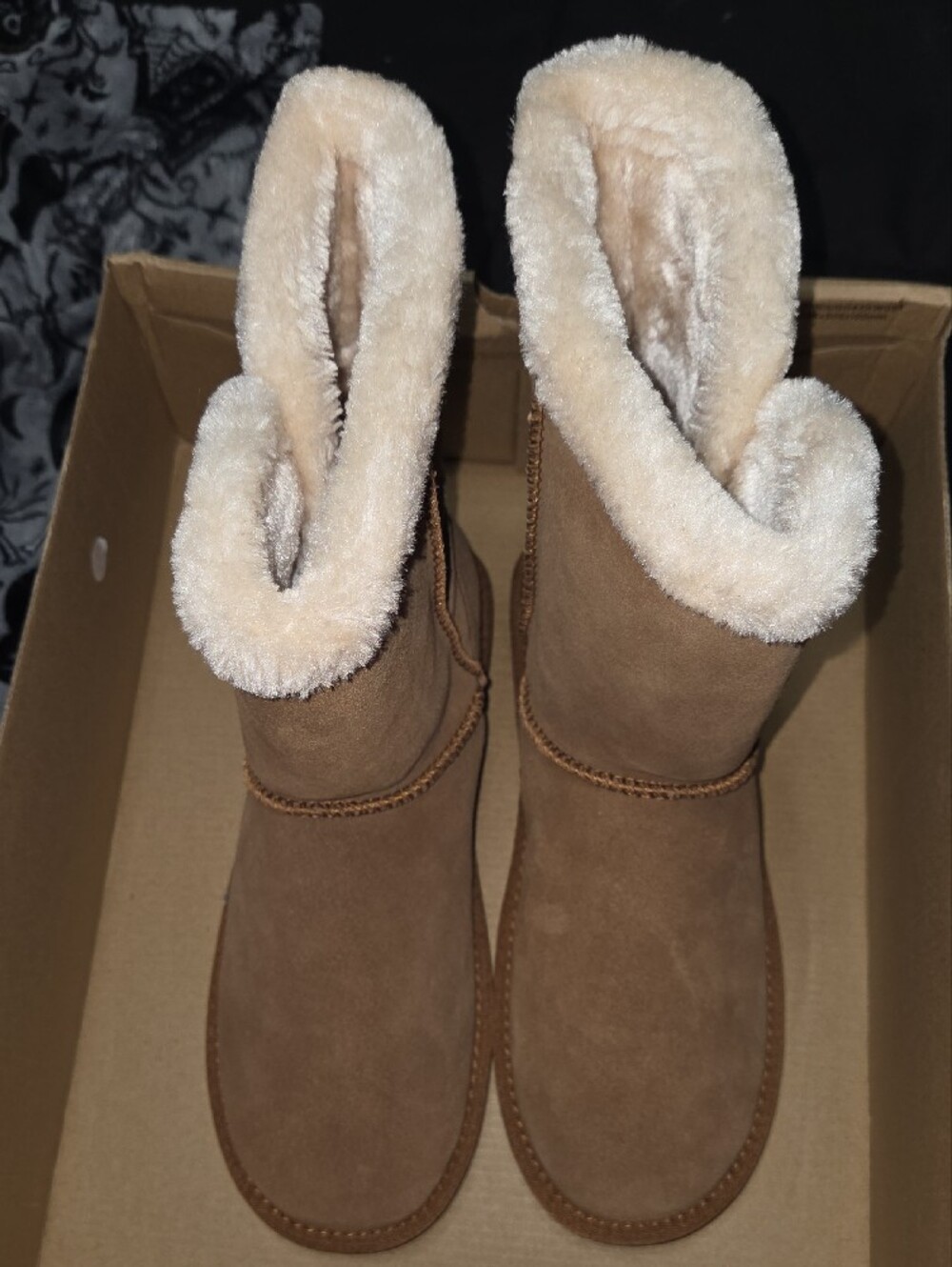 Ugg Tan Boots - Picture 7 of 8
